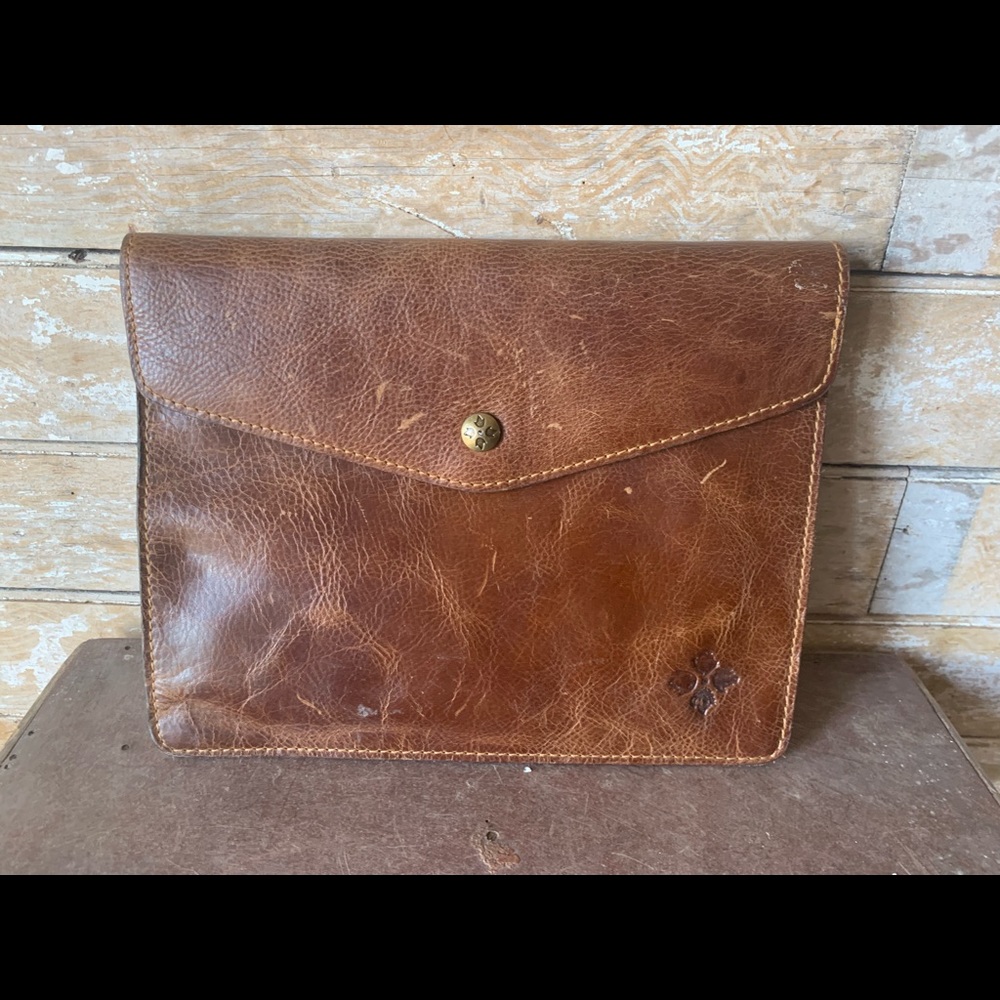 Patricia Nash Brown Distressed Portfilo